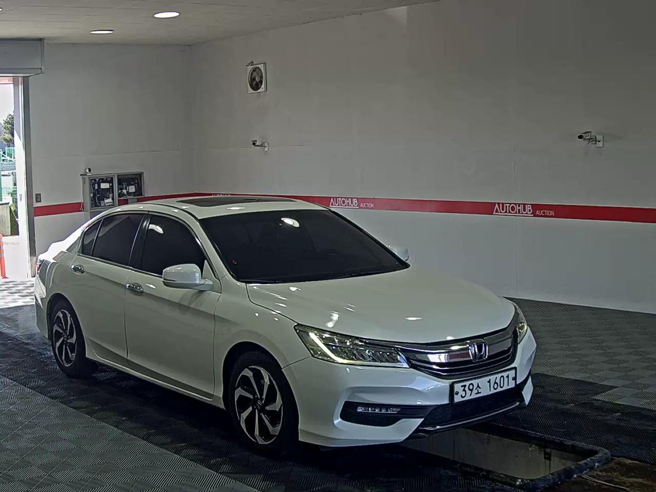 2017 - Honda New Accord