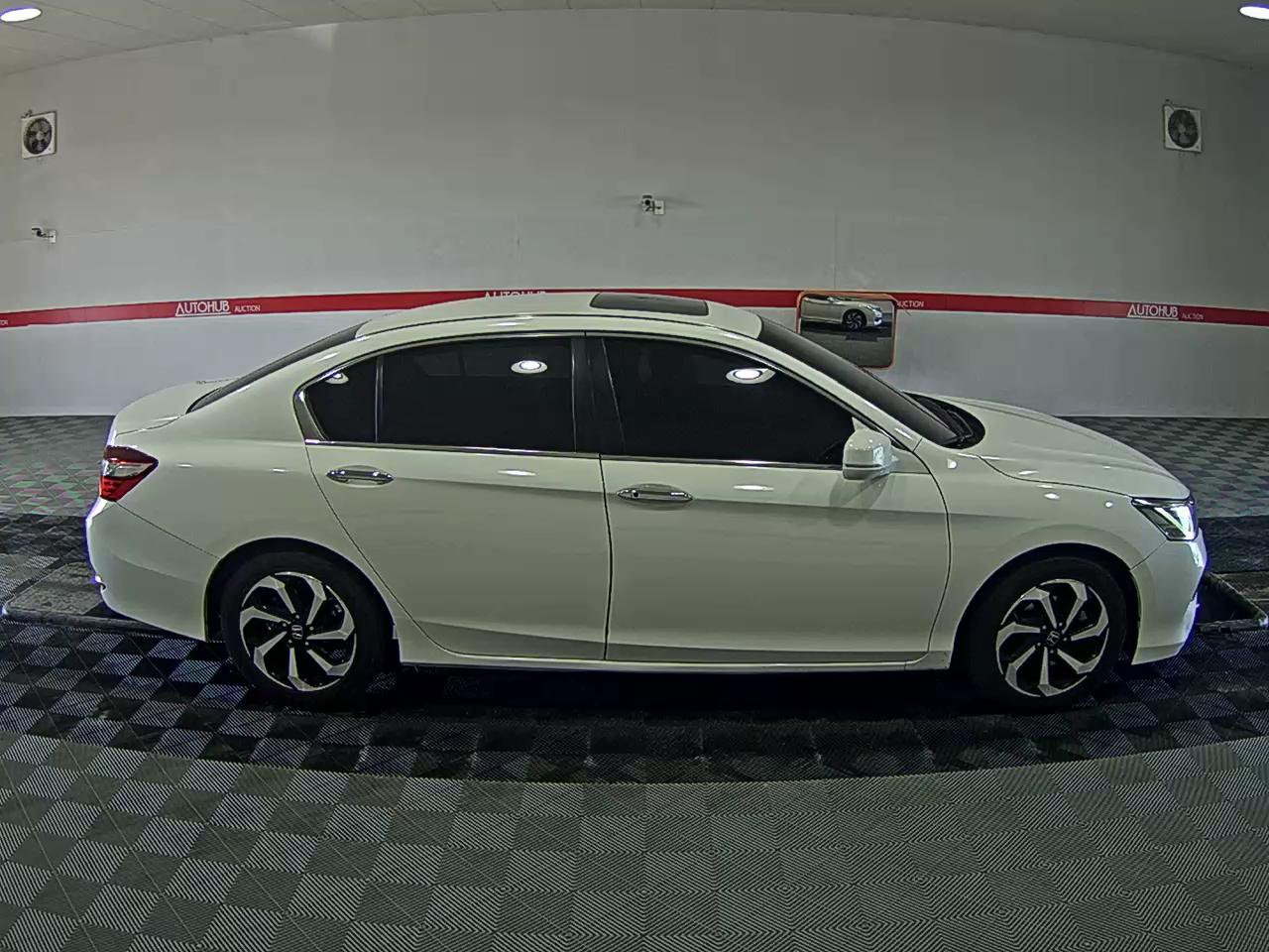 2017 - Honda New Accord