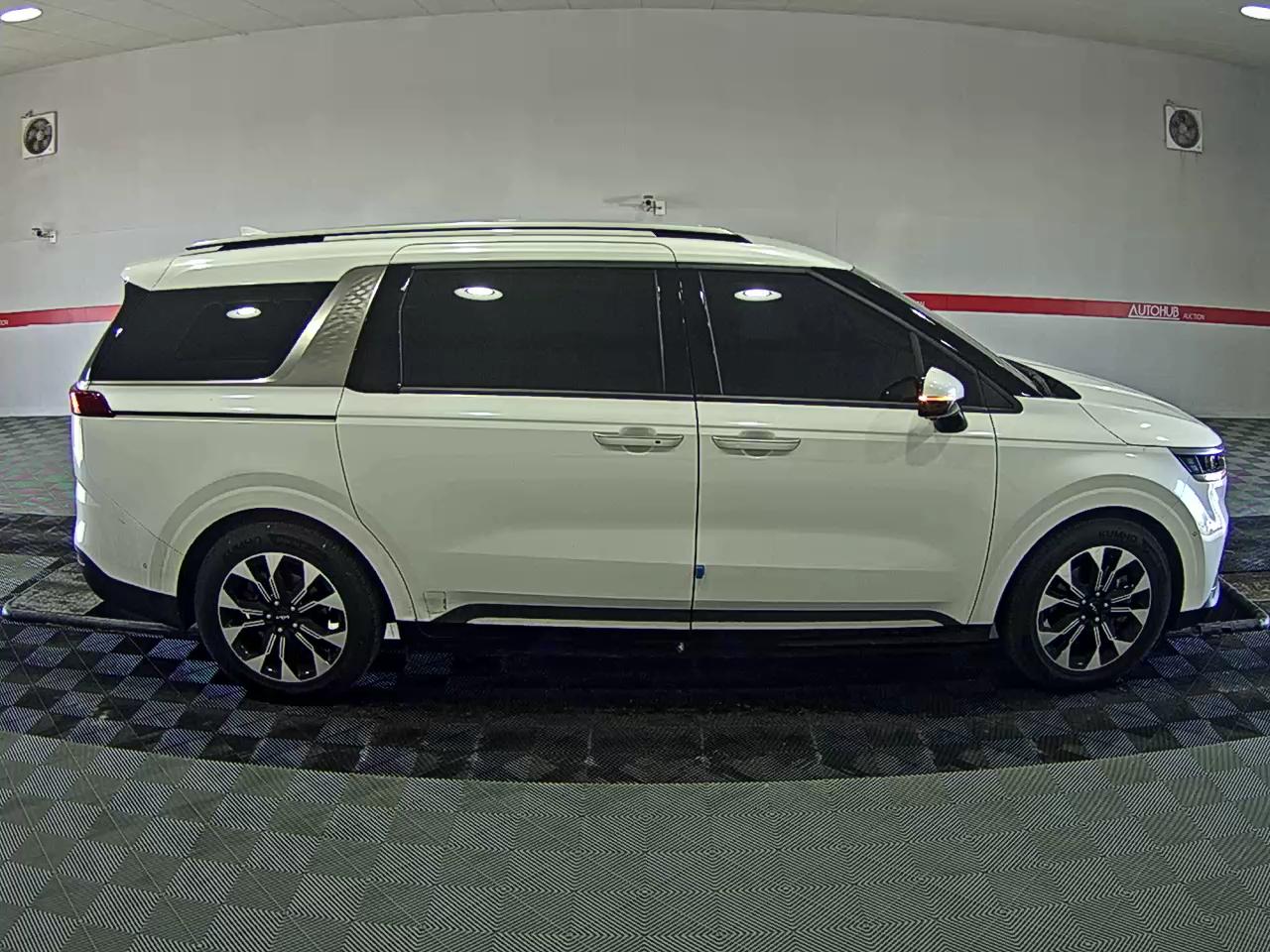 2022 - Kia Carnival