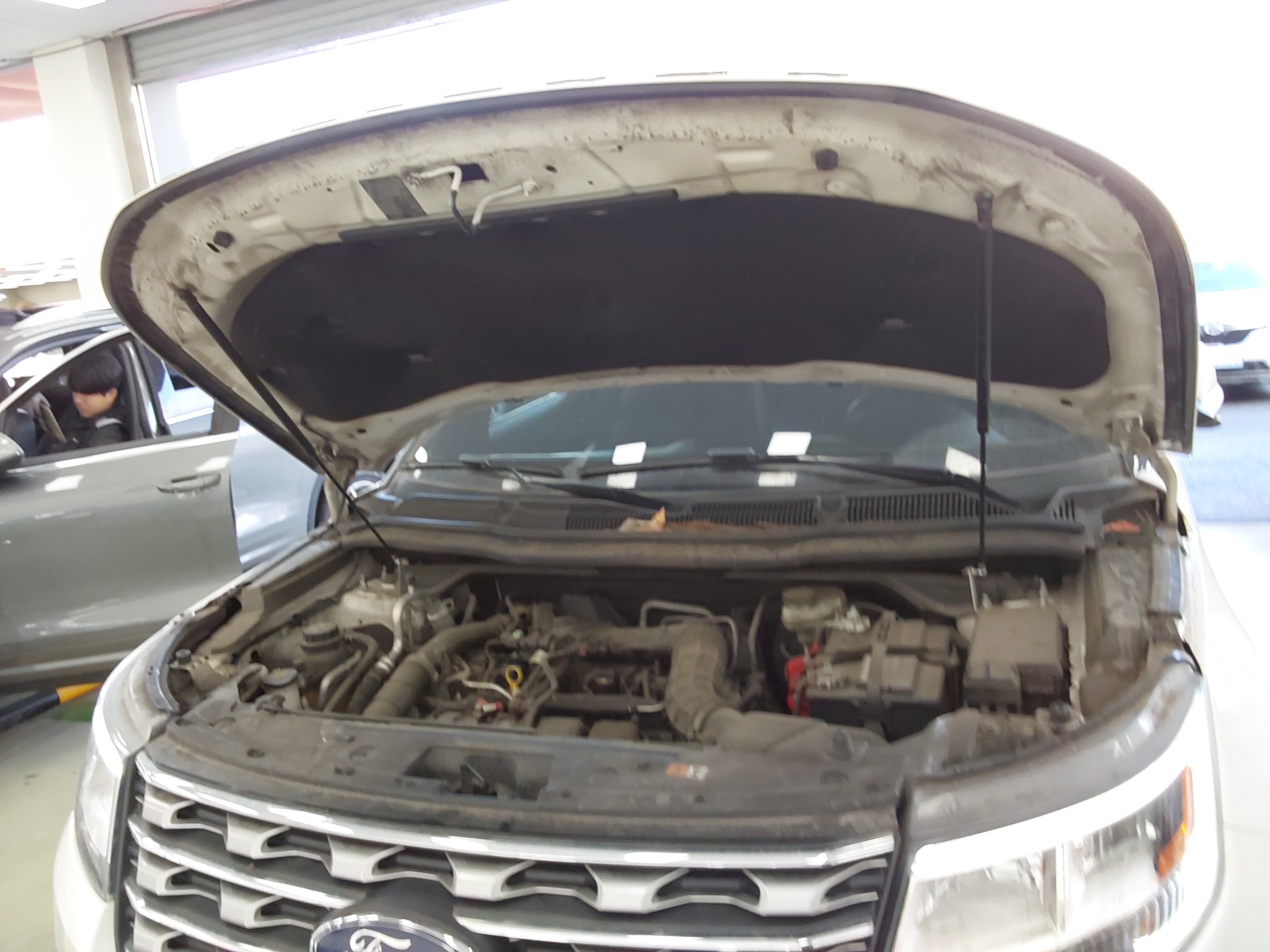 2016 - Ford Explorer