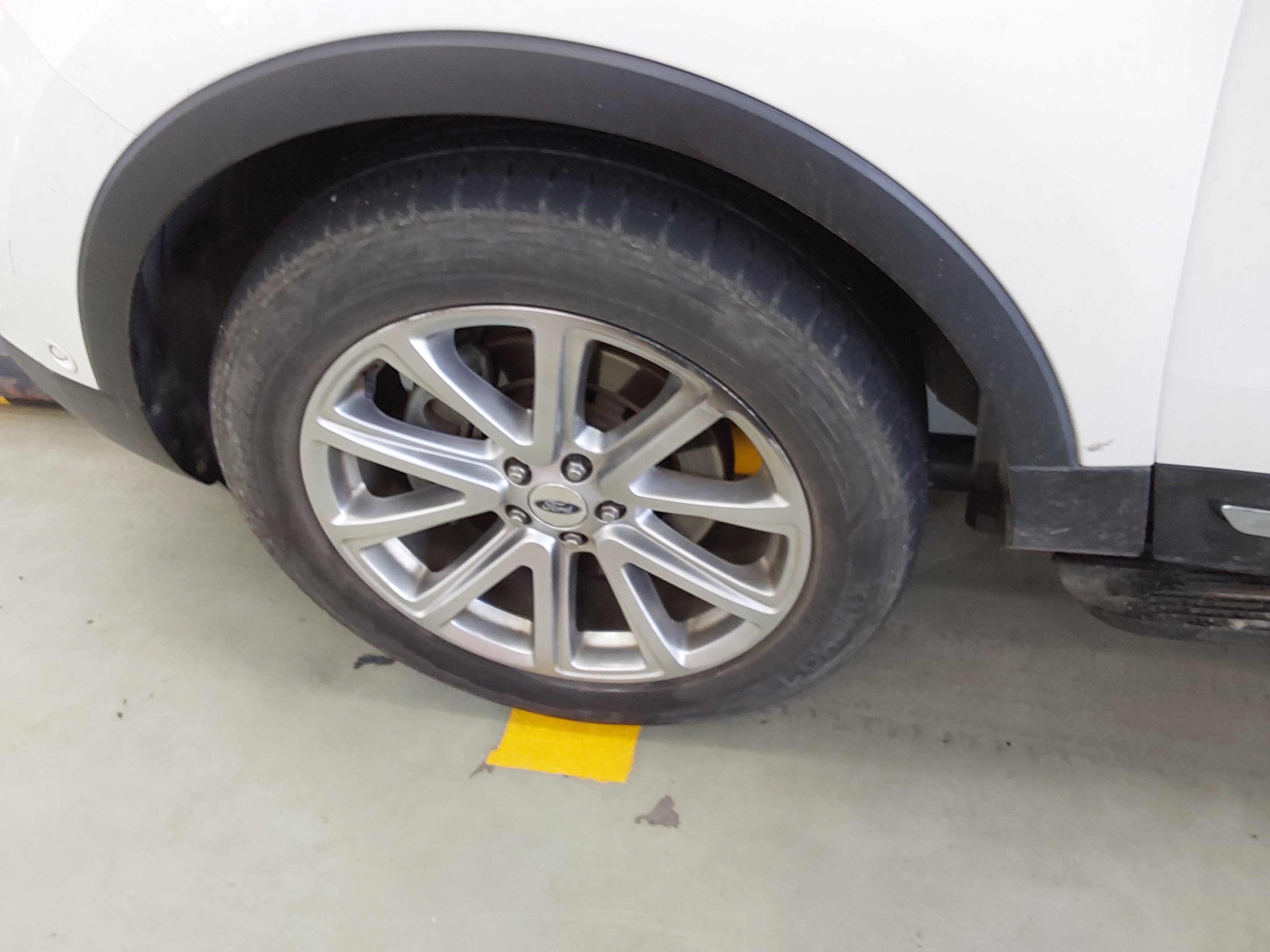 2016 - Ford Explorer