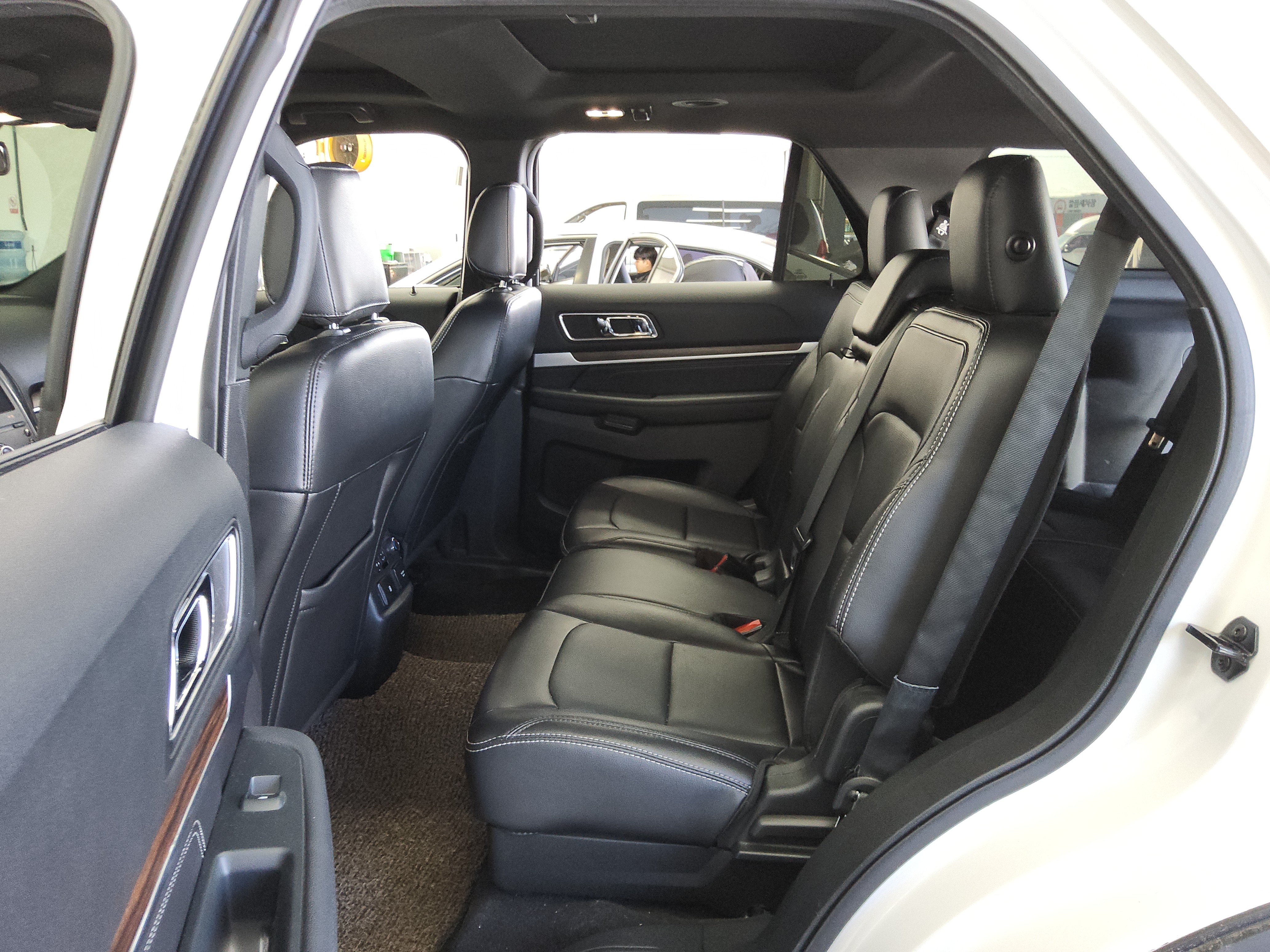 2019 - Ford Explorer