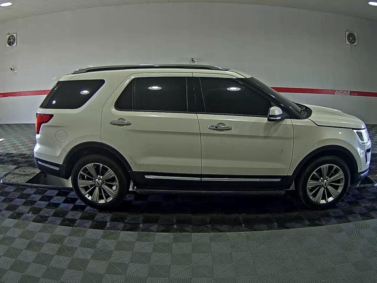 2019 - Ford Explorer