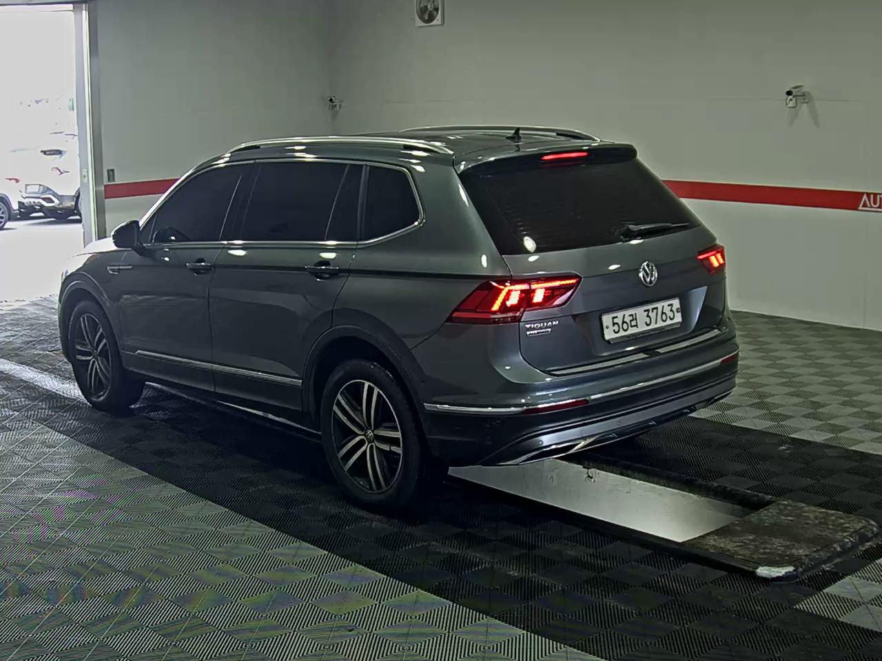 2018 - Volkswagen Tiguan