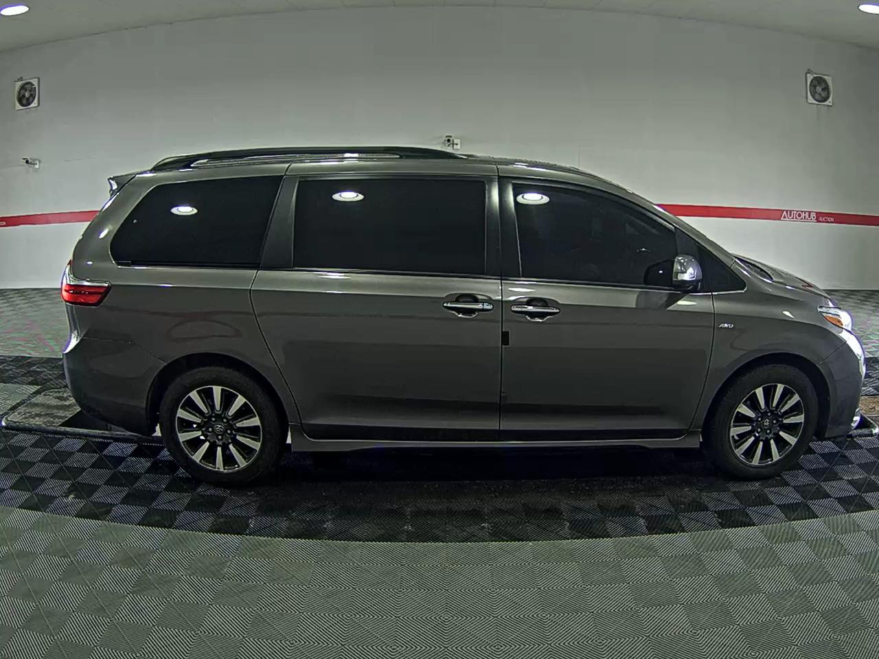 2019 - Toyota Sienna