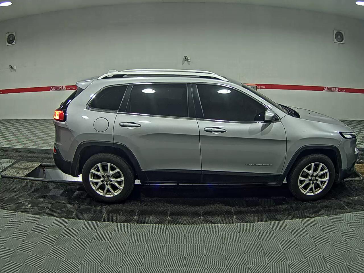 2015 - Jeep Cherokee